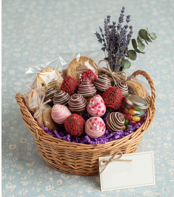 Mutluluk Garantili El Yapımı Hediye Sepetleri