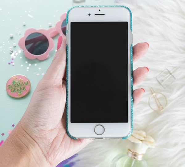 Renkli cep telefonu kapağı nasıl yapılır