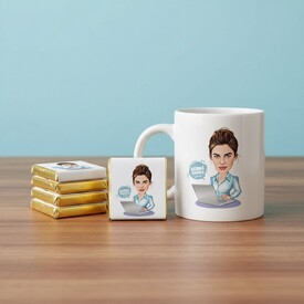  - Bilgisayar Başındaki Kadın Karikatürlü Kupa ve Çikolata