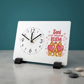  - Bu Kedicik Seni Seviyoo Masa Saati