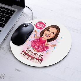 Doğum Günü Kutlayan Kadın Karikatürlü Mousepad - Thumbnail