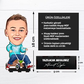 Eğlenen Erkek Çocuk Karikatürlü Biblo - Thumbnail