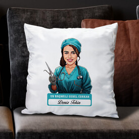  - En Başarılı Kadın Genel Cerrahı Karikatürlü Yastık