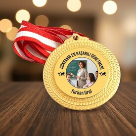  - En Başarılı Öğretmen Madalyonu