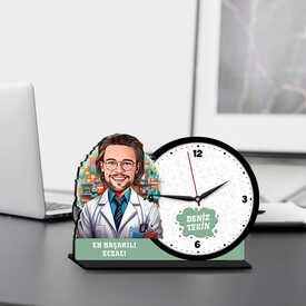  - Erkek Eczacı Karikatürlü MDF Masa Saati