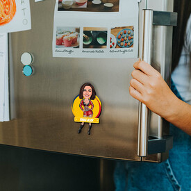 Havalı Kadın Karikatürlü Buzdolabı Magneti - Thumbnail
