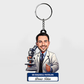  - Hediyelik - Erkek Patolog Karikatürlü Anahtarlık
