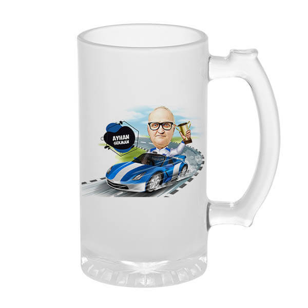 Hız Meraklısı Erkek ve Mavi Araba Karikatürlü Bira Bardağı