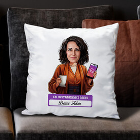  - Instagramcı Anne Karikatürlü Yastık