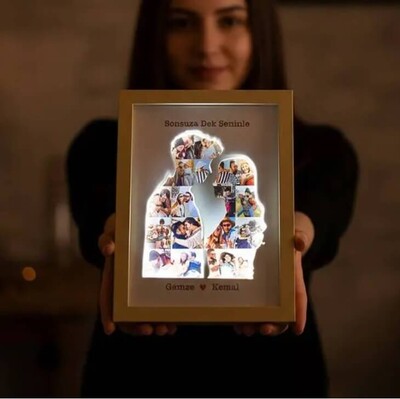  - Kabartmalı Işıklı ve 18 Fotoğraflı Çerçeve