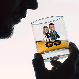Kahraman Sevgililer Karikatürlü Viski Kadehi - Thumbnail