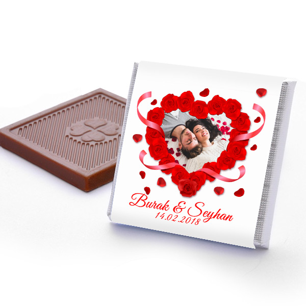 Kalp ve Gül Motifli Sevgili Çikolataları