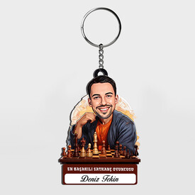  - Karikatürlü - Erkek Satranç Oyuncusu İsimli Anahtarlık