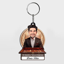  - Karikatürlü - Erkek Tavla Oyuncusu İsimli Anahtarlık
