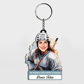  - Karikatürlü - Kadın Buz Hokeyi Oyuncusu İsimli Anahtarlık