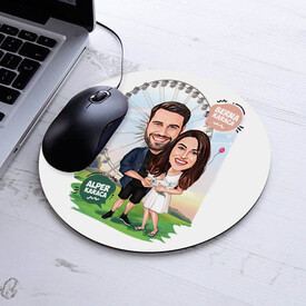  - Karikatürlü Luna Parktaki Çiftler Mousepad