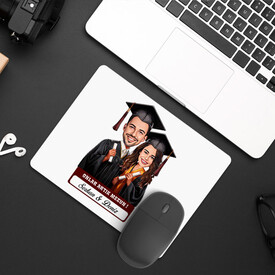 Karikatürlü Üniversiteli Erkek ve Kız Arkadaş Mezuniyet Mousepad - Thumbnail