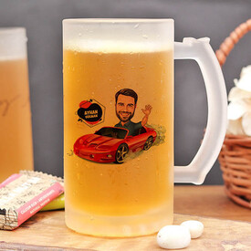  - Kırmızı Spor Arabada Hız Yapan Erkek Karikatürlü Bira Bardağı