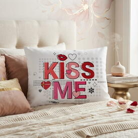  - Kiss Me Motto Tasarım Yastık