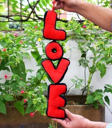 LOVE Yazılı Peluş Süs - Thumbnail
