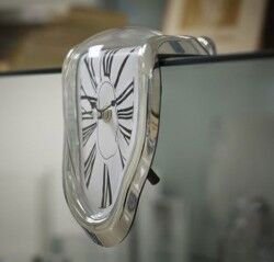 Melting Clock- Eriyen Saat - Thumbnail