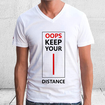 Oops Keep Your Distance Unisex Tişört - Thumbnail