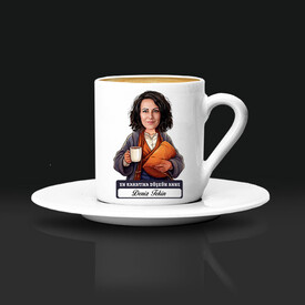 Rahatına Düşkün Anne Karikatürlü Kahve Fincanı - Thumbnail