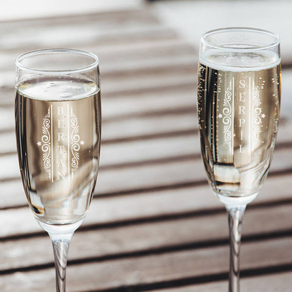 Sevgiliye Yılbaşı Hediyesi 2'li Şampanya Kadehi