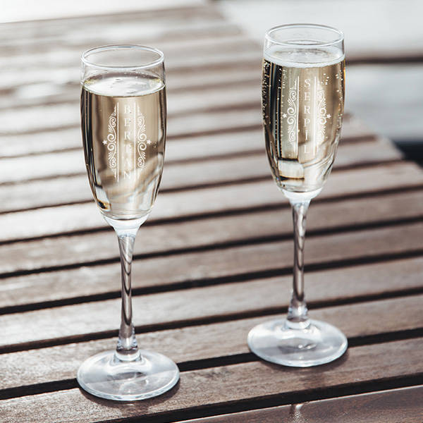 Sevgiliye Yılbaşı Hediyesi 2'li Şampanya Kadehi