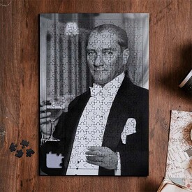 Siyah Beyaz Atatürk Resimli 130 Parça Puzzle - Thumbnail