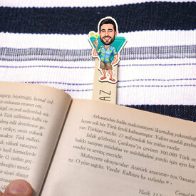 Tatilci Erkek Karikatürlü Çubuk Kitap Ayracı - Thumbnail