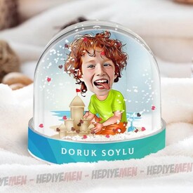 Tatildeki Çocuk Karikatürlü Kar Küresi - Thumbnail