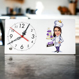  - Yaş Pasta Taşıyan Aşçı Kadın Karikatürlü Masa Saati